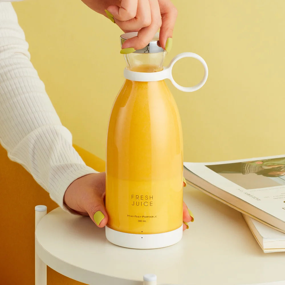 Revolutionary Portable Electric Juicer: Your Ultimate Mini Blender for Fresh Fruit, Smoothies, and Milkshakes!