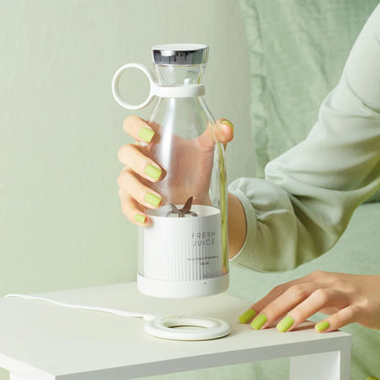 Revolutionary Portable Electric Juicer: Your Ultimate Mini Blender for Fresh Fruit, Smoothies, and Milkshakes!
